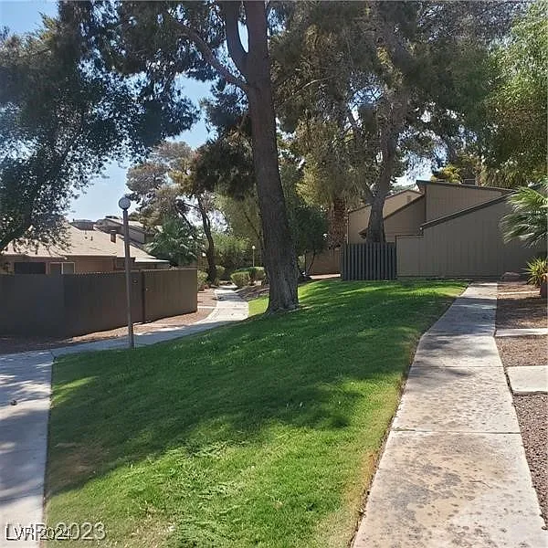 1 bed, 924 sqft, $1,800 — Photo 3
