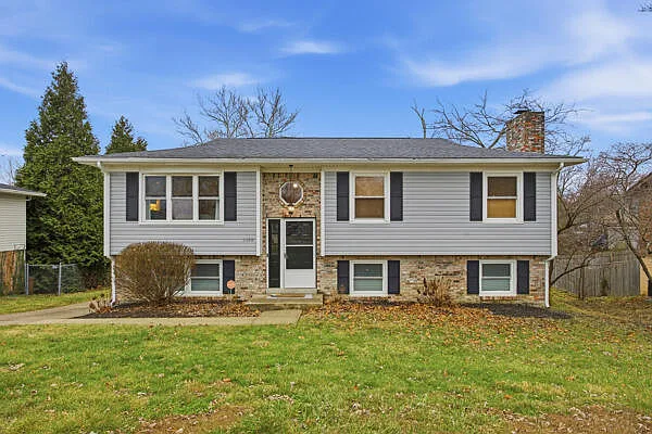 2808 Easthills Dr photo 1