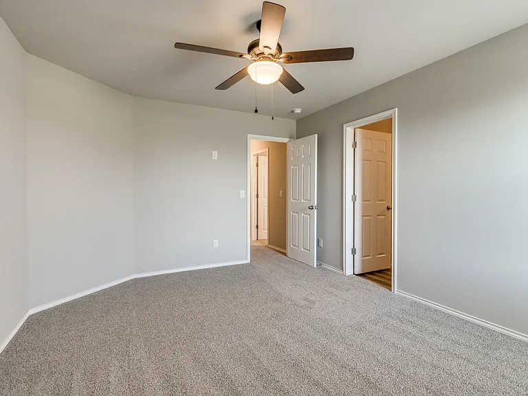 626 Audrey Dr — Photo 37
