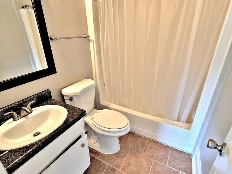 Avalon Cove Townhomes — Photo 27