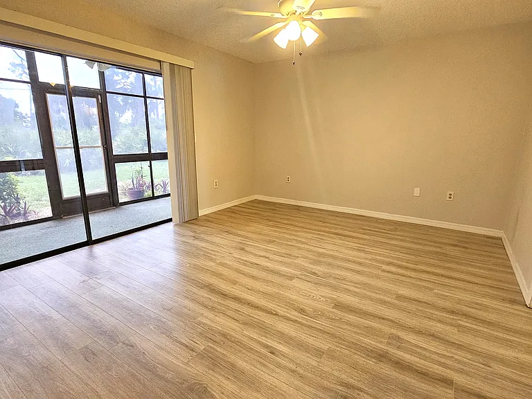 Bedroom to enclosed lanai