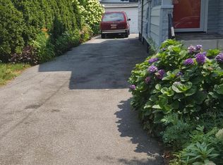 35 S 16th St, New Hyde Park, NY