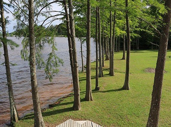 5th image of 276 Lakeside Dr