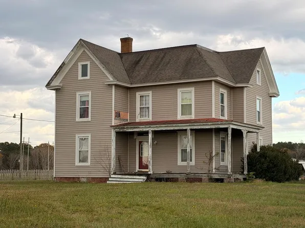 21221 Adams Rd, Greenbush, VA 23357