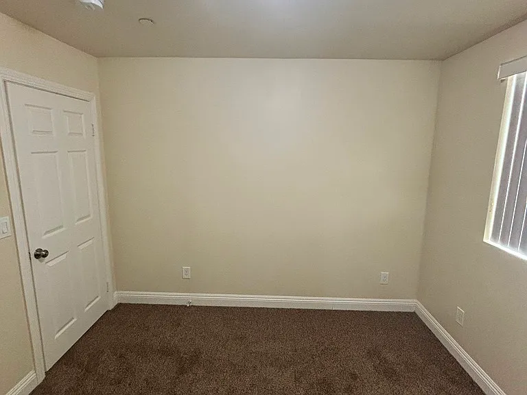 942 E 88th Pl — Photo 36