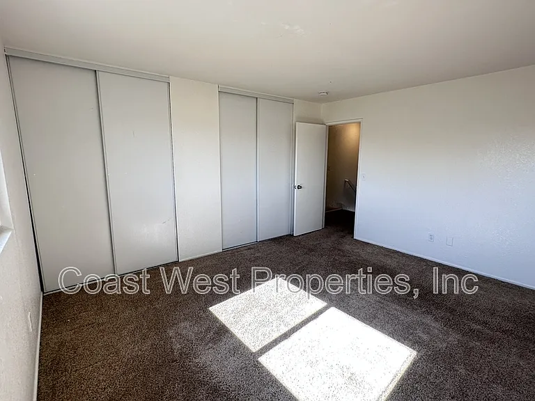 1174 Cypress Ave — Photo 18
