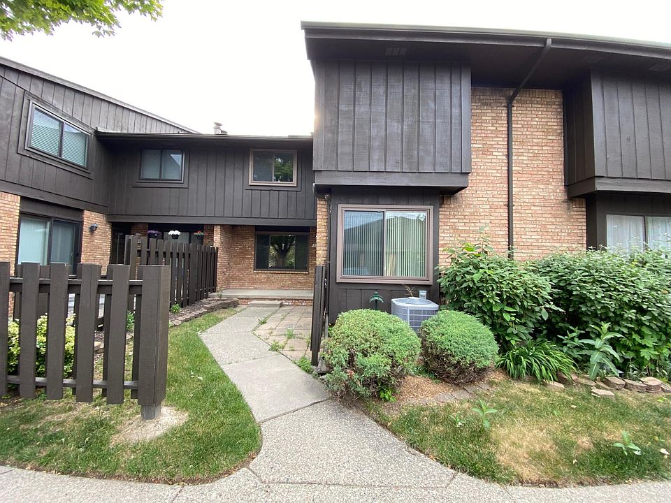1st image of 37320 Clubhouse Dr