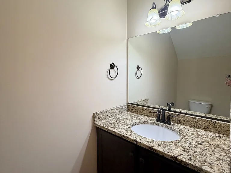124 Capital St — Photo 10