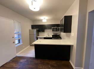 820 W Agatite Ave APT 302, Chicago, IL 60640