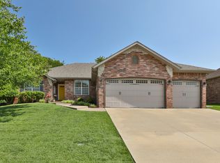 3391 W Darby St, Springfield, MO 65810