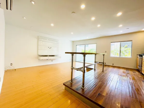 610 Strand St Unit 10, Santa Monica, CA 90405