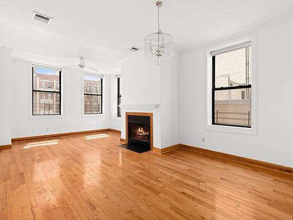 3rd image of 100 W 119th St APT 4A
