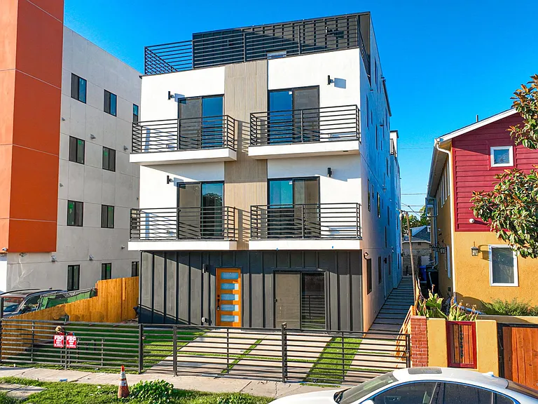 Trojan Terrace — Photo 16