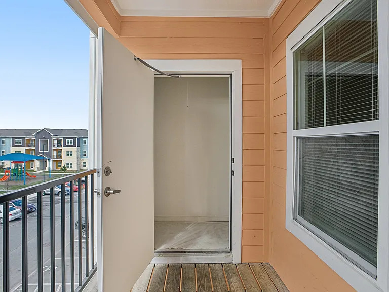 Grand Station Apartments — Photo 13