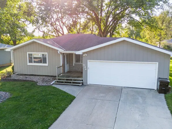103 Concord Ave, Hickman, NE 68372