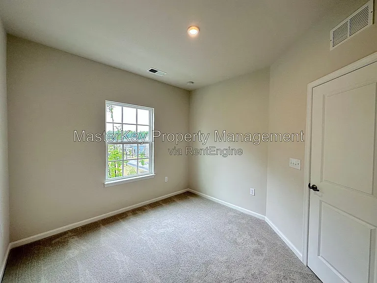 1018 Kentlands Dr — Photo 16