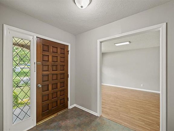 4th image of 407 NW Lincolnwood Dr