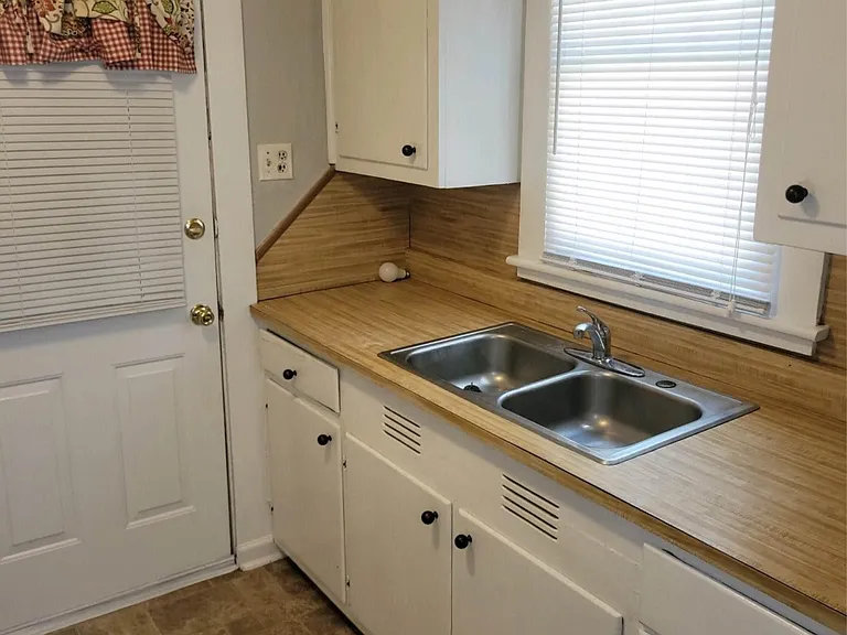 593 Chester Levee Rd — Photo 2