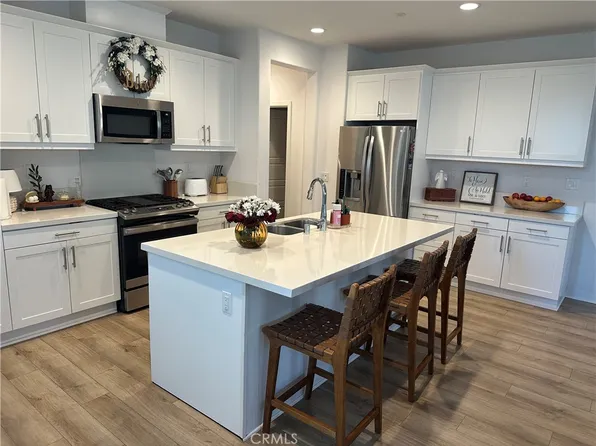 13906 Gazania Ln, Fontana, CA 92336