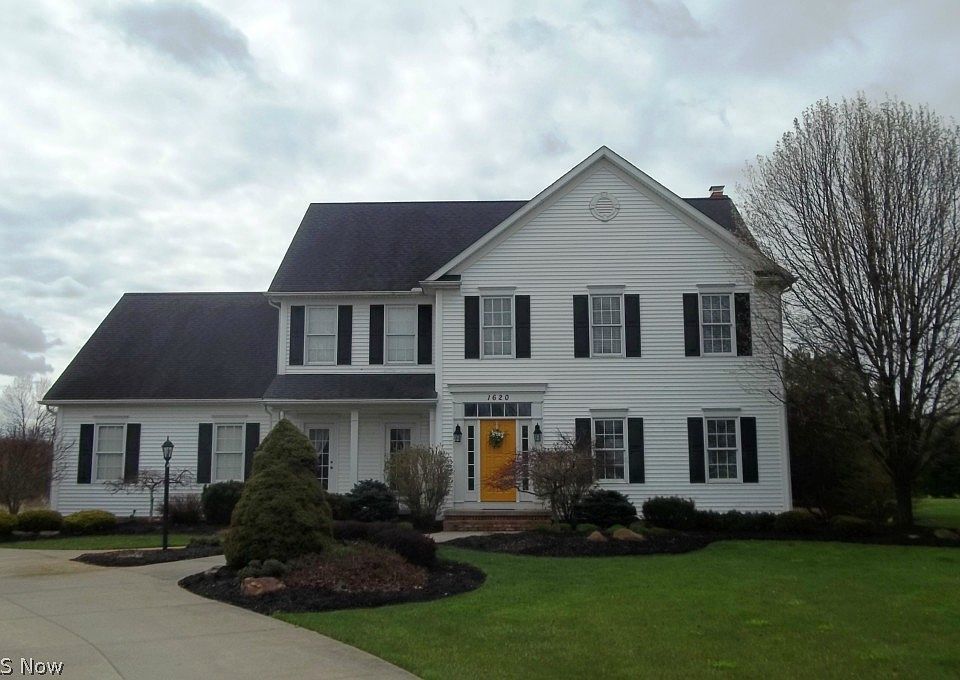 1st image of 1620 Hunting Hollow Dr