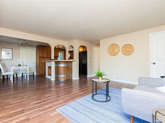 3rd image of 1030 20th St SE