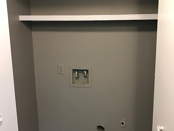 3rd image of 284 Twiggs Cor