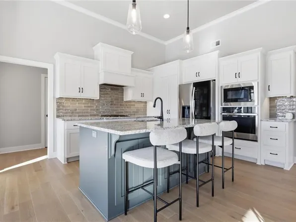 15449 W 173rd St, Olathe, KS 66062