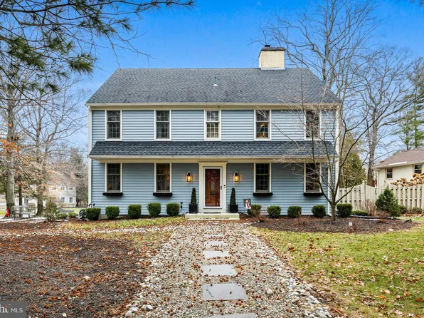 2 Partridge Ln, Cherry Hill, NJ 08003