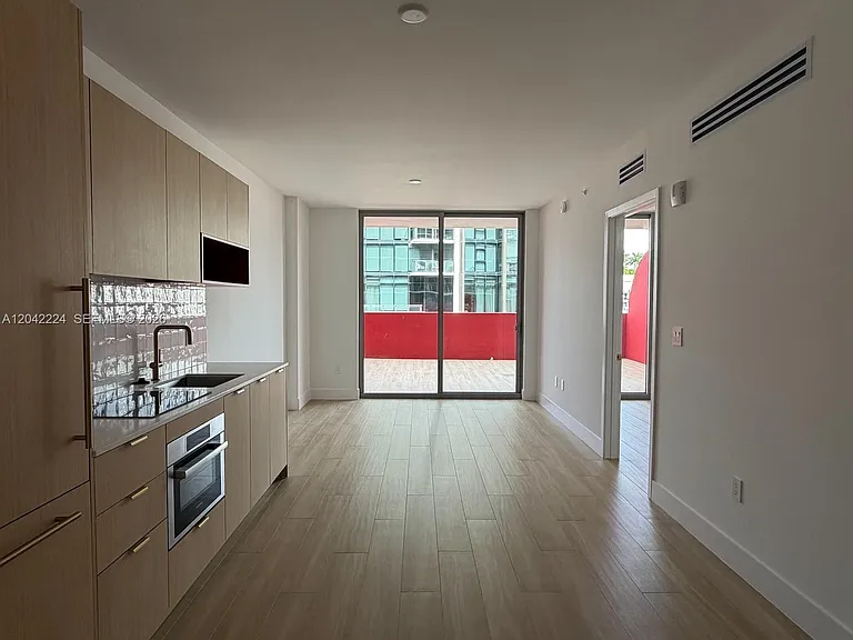 90 NE 32nd St #606 — Photo 2