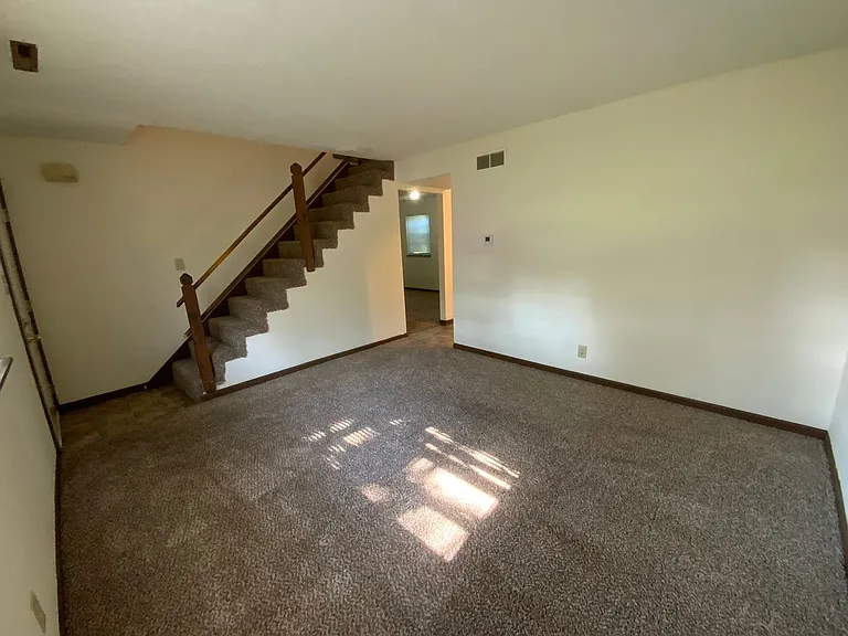 560 N East Park Ln — Photo 67