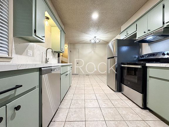 5th image of 7024 Woodlake Dr