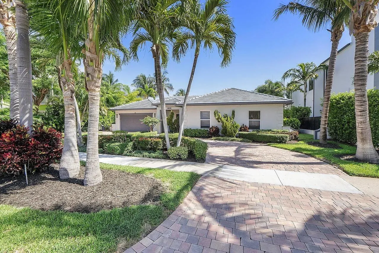4 bed, 3.0 bath, 2657 sqft, $18,750 — Photo 2