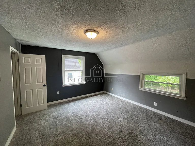 730 Noble Ave — Photo 11