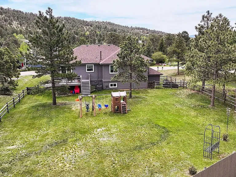 1635 Muirfield Ln — Photo 28