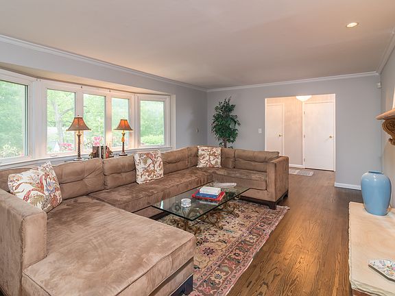 5th image of 59 Dellwood Cir