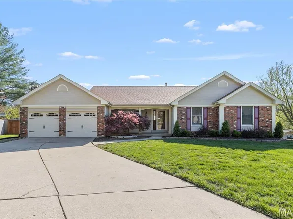 4 Scarsdale Manor Ct, Saint Charles, MO 63303