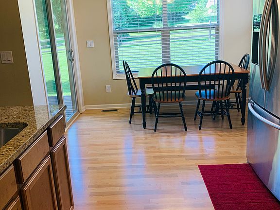 4th image of 1215 Bellflower Dr