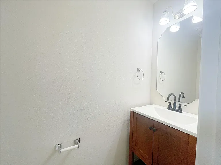 3426 Auburn Hollow Ln — Photo 28