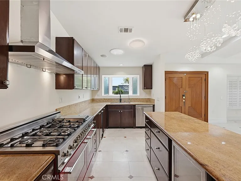 926 N Rowell Ave — Photo 10