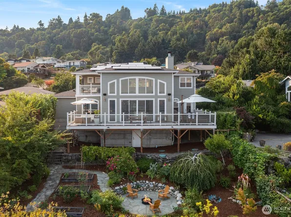 25764 Gold Beach Drive SW, Vashon, WA 98070