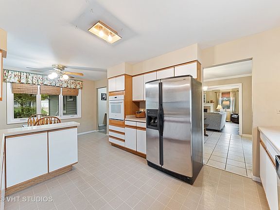 4th image of 1711 Cambourne Ln