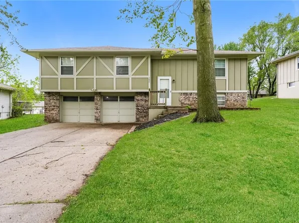 304 SW Killarney Ln, Blue Springs, MO 64014