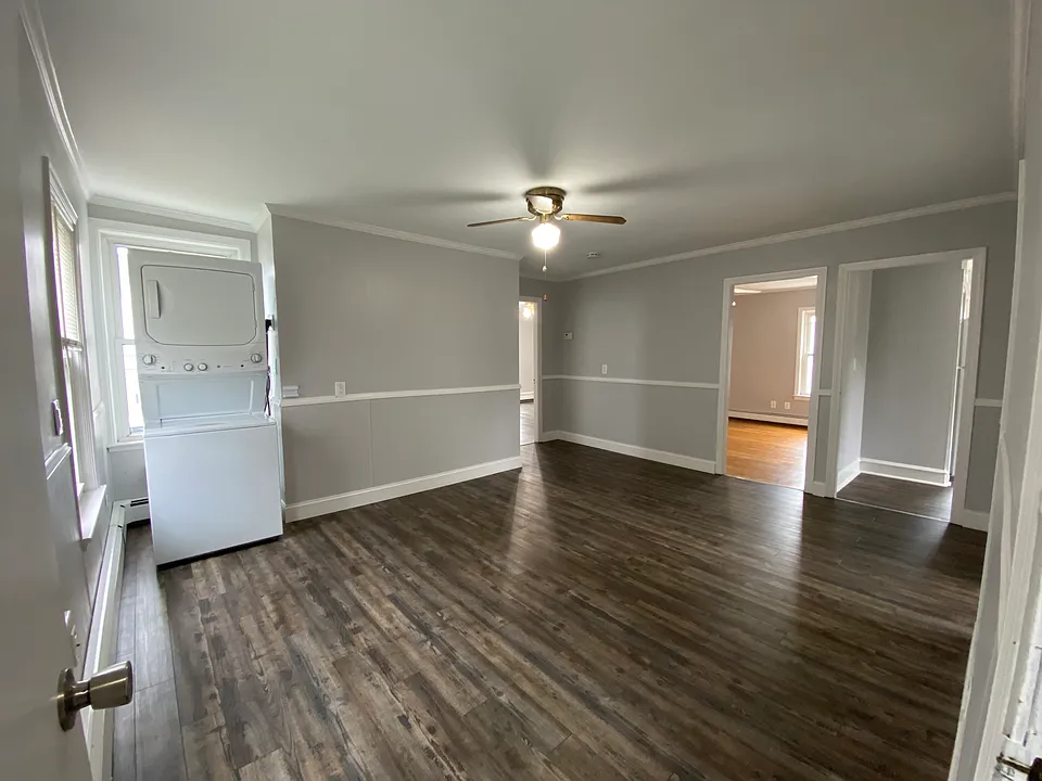 296 Hamlet St #2