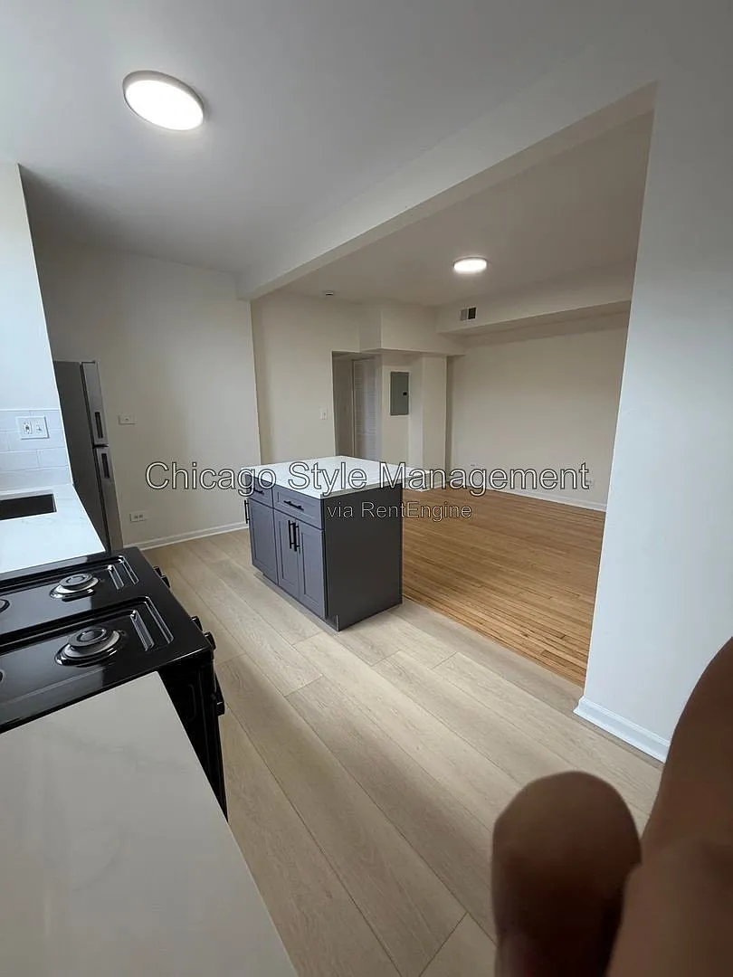 3 bed, 1.0 bath, $1,695 — Photo 2