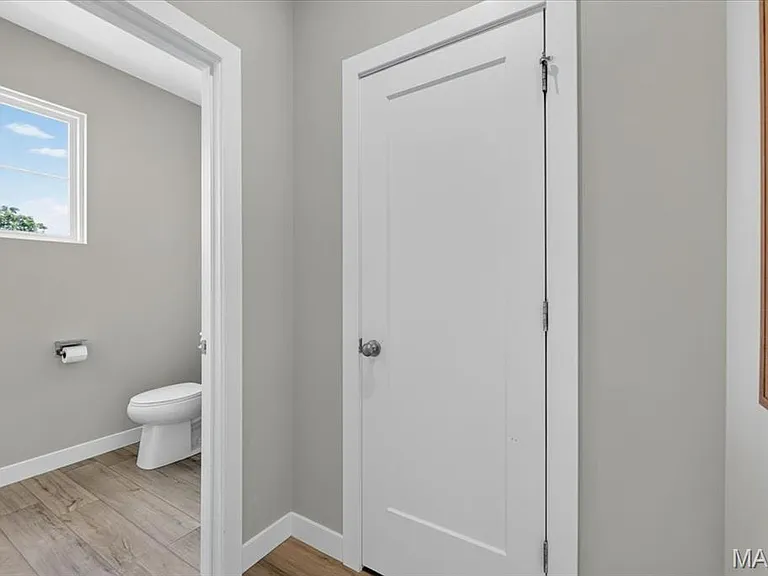 8933 Eager Rd — Photo 13
