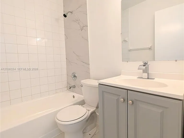 58 SW 14th Ter — Photo 17