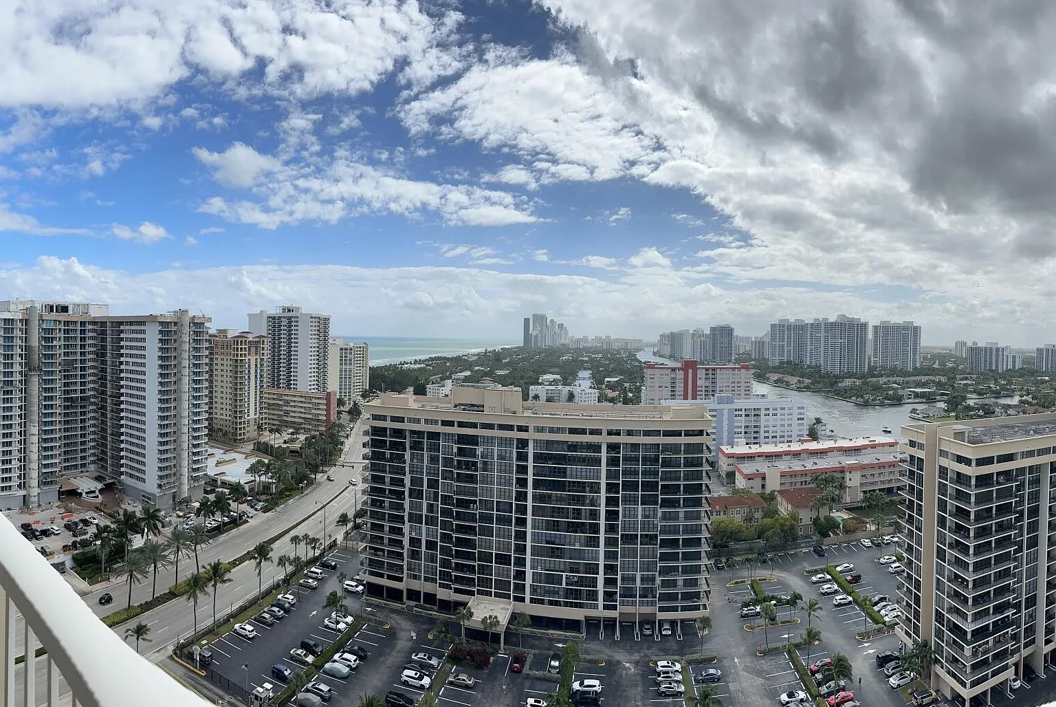 1 bed, 1.5 bath, 870 sqft, $2,150 — Photo 2