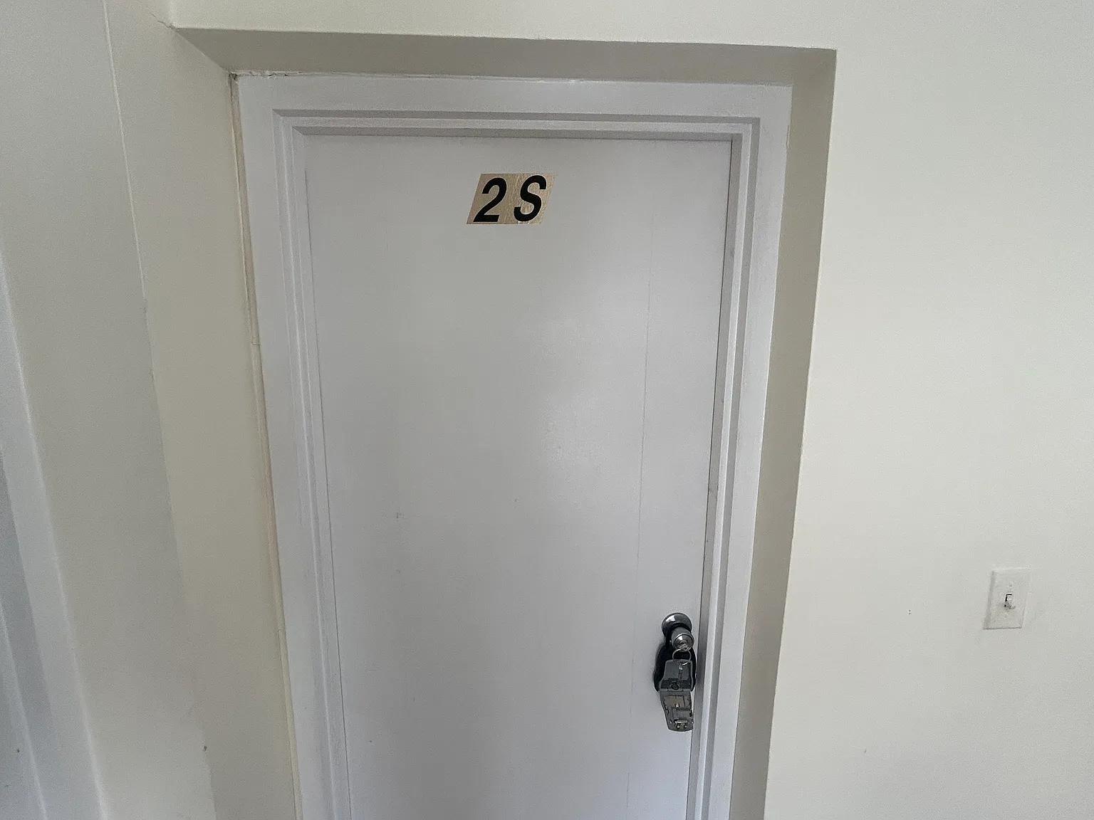 2 bed, 1000 sqft, $2,300 — Photo 2