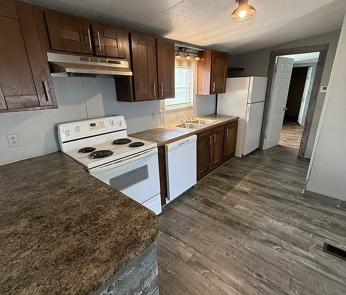 3810 S Thompson St #24 — Photo 6