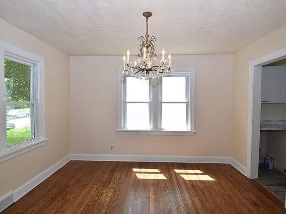 4th image of 2025 Berkley Pl